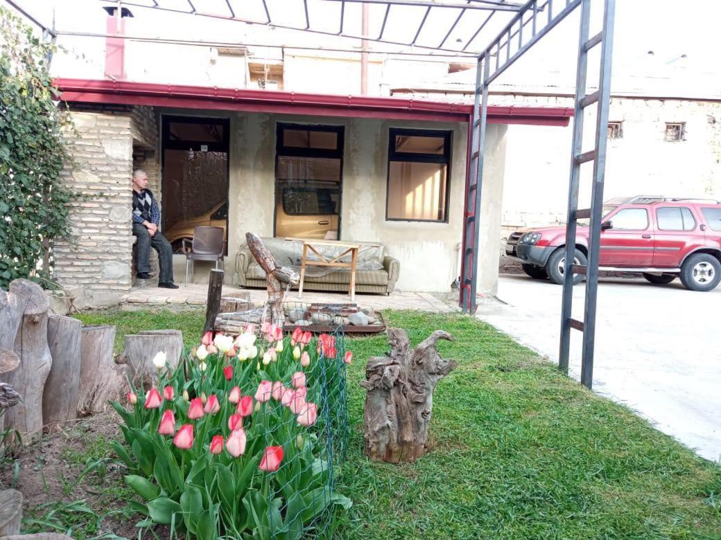 Hotel Continental Gori Bagian luar foto