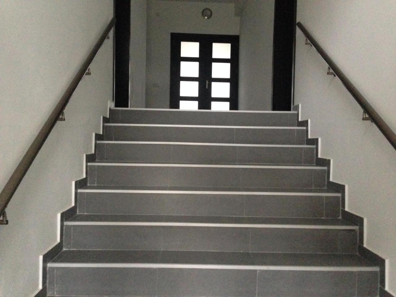 Hotel Continental Gori Bagian luar foto