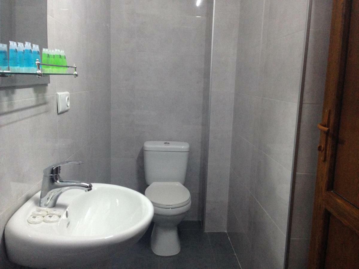 Hotel Continental Gori Bagian luar foto